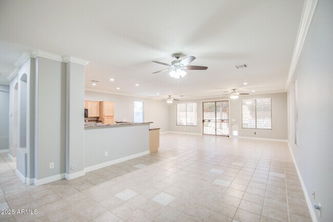 Building Photo - 1634 W Windsong Dr