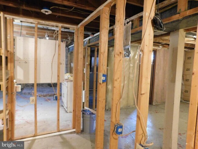 Building Photo - 2251 Senseny Rd