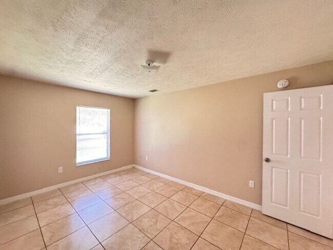Building Photo - THIS IS NOT AVAILABLE FOR SHOWING UNTIL MI...