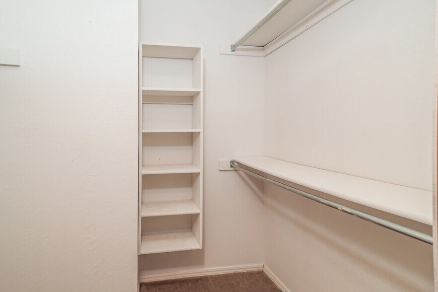 Building Photo - 7728 Doris Dr