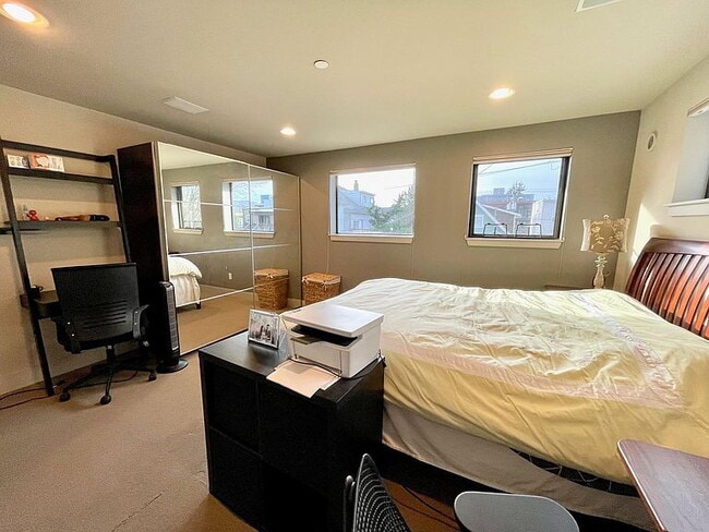 Building Photo - 107B 13th Ave E