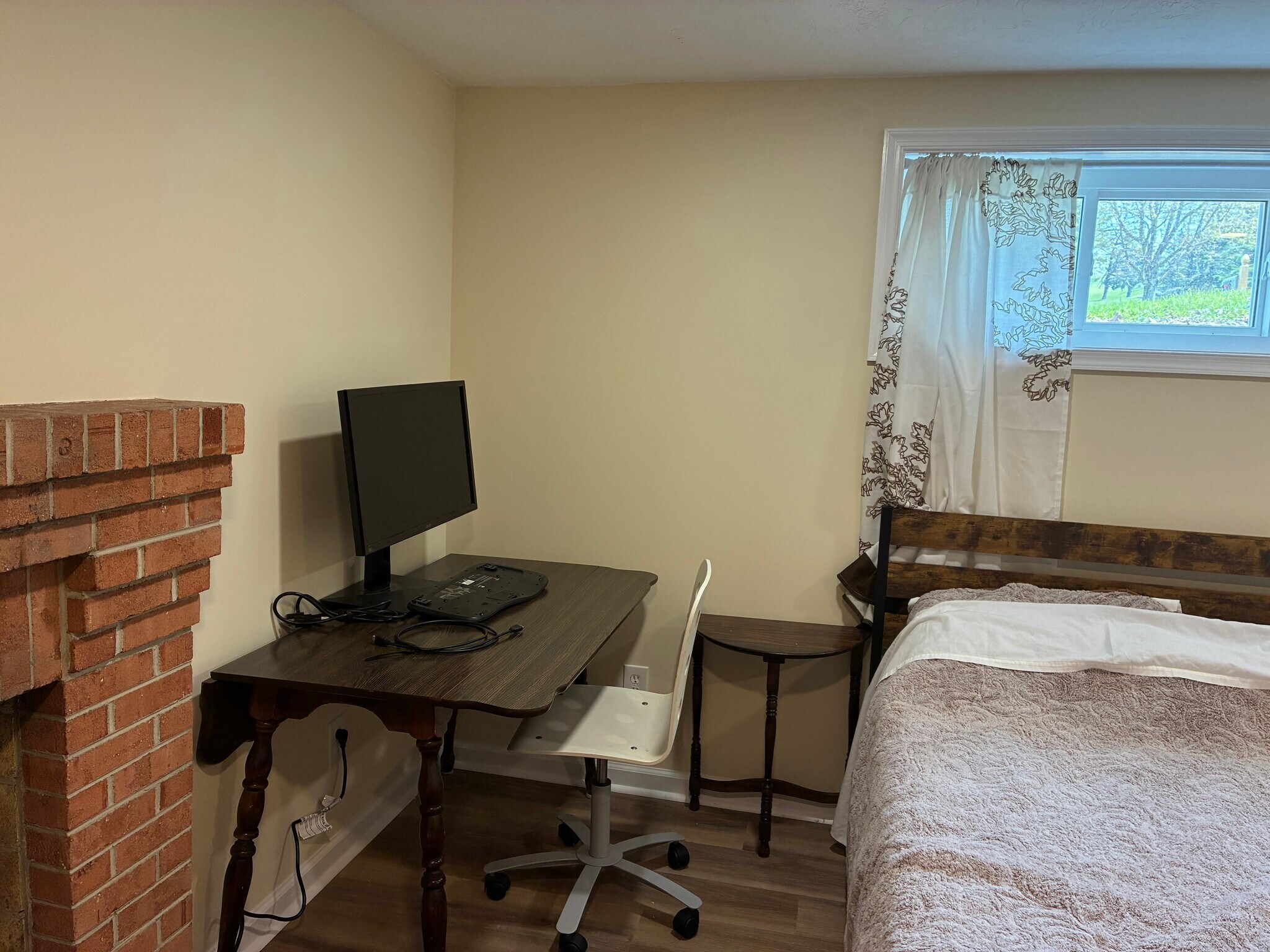 Building Photo - 1006 Willard Dr