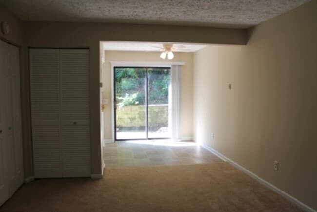 Building Photo - 306A Gillespie Rd