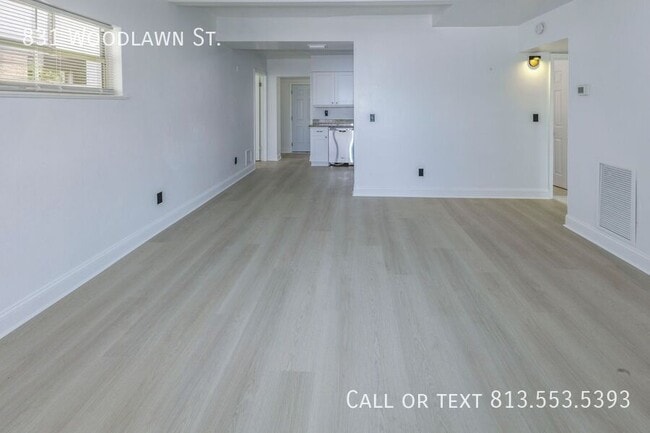 Building Photo - 831 Woodlawn St