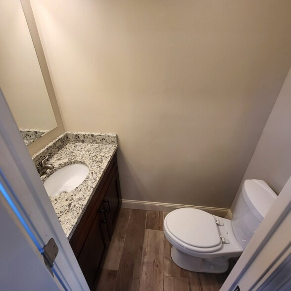 Building Photo - 4401 S 27th St