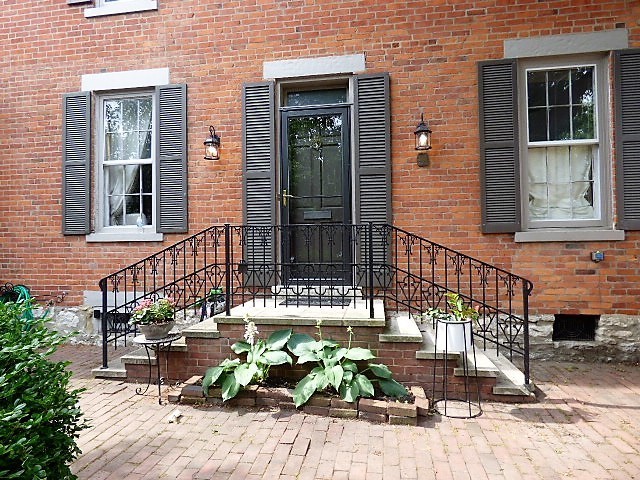 Building Photo - Gorgeous Brick German Village Home!