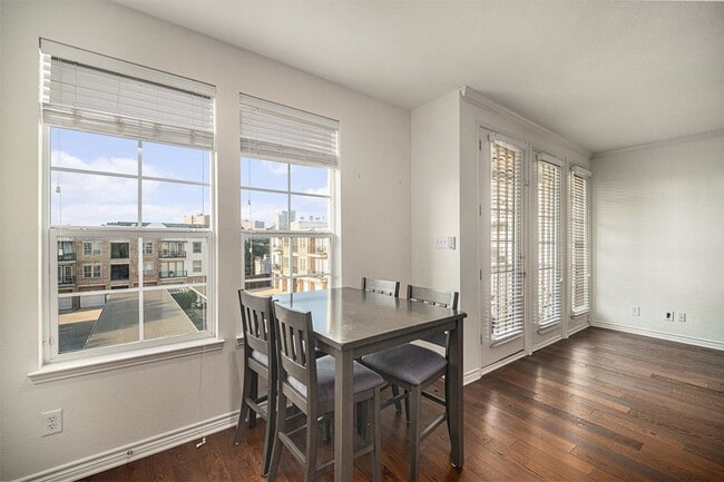 Building Photo - Downtown Fort Worth Condo with Office!