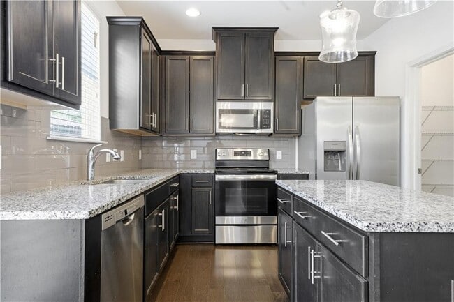 Building Photo - 2730 Kemp Ct