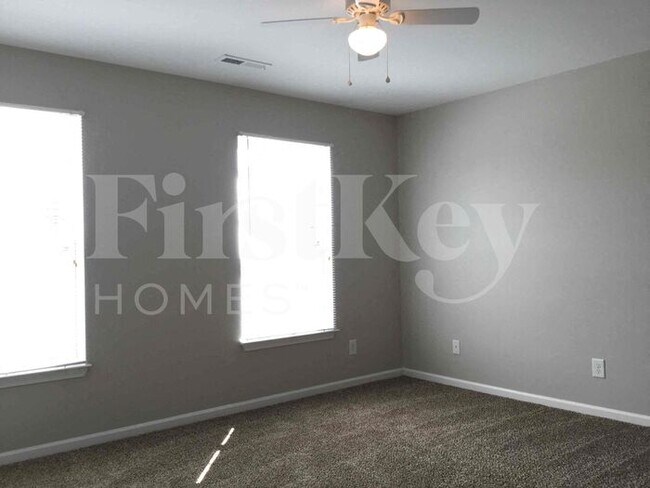 Building Photo - 2803 Stephen Oaks Way