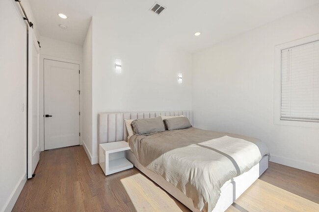 Building Photo - 121 Prospect St