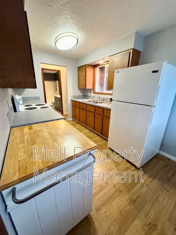 Building Photo - 10 Campfire Ct