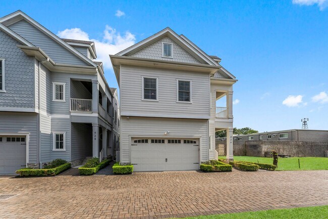 Building Photo - 426 Marshall St