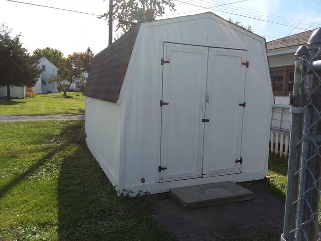 Shed - 1019 Putnam St