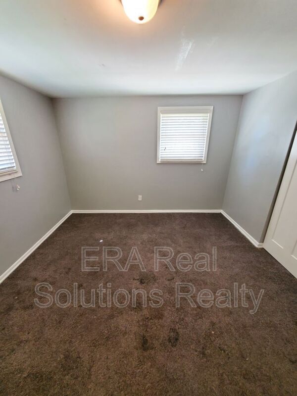 Building Photo - 301 S Napoleon Ave