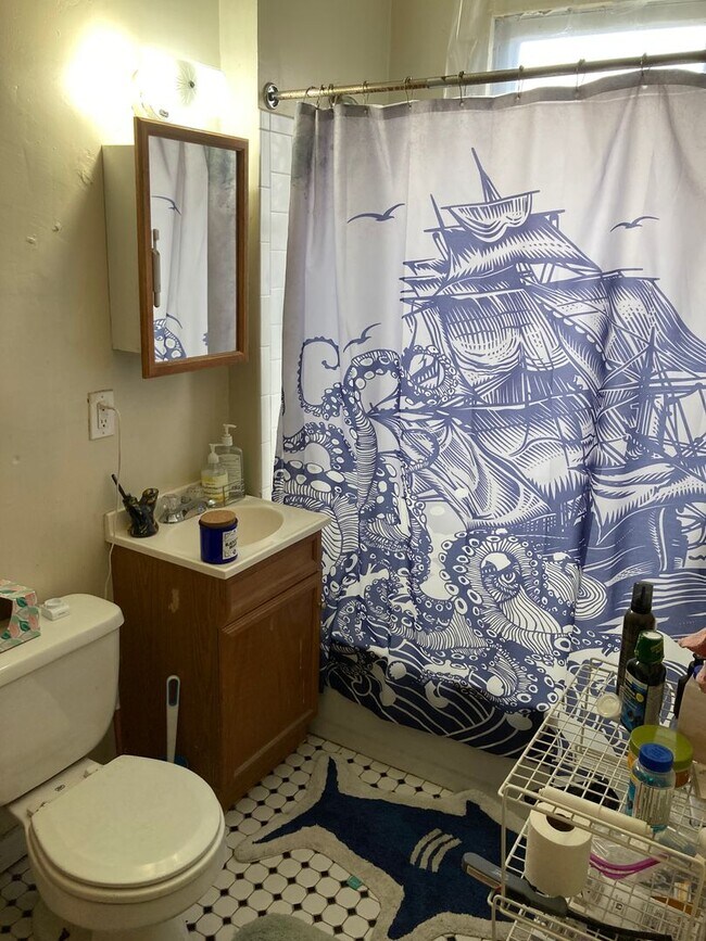 Building Photo - 601 E Burleigh St