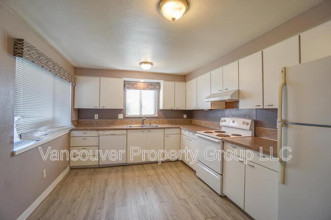 Building Photo - 1709 SE 145th Ct