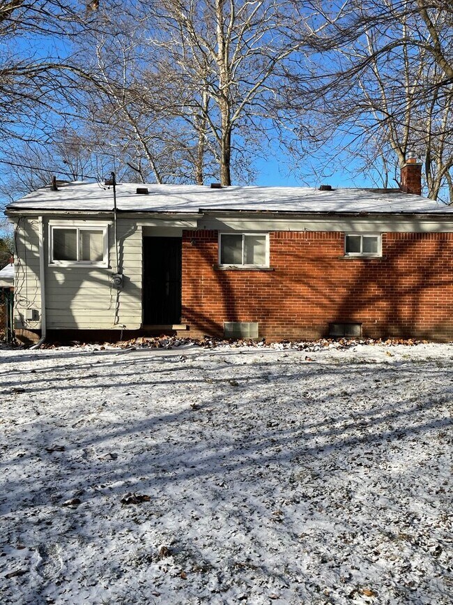 Building Photo - Great large Ranch Home in Inkster