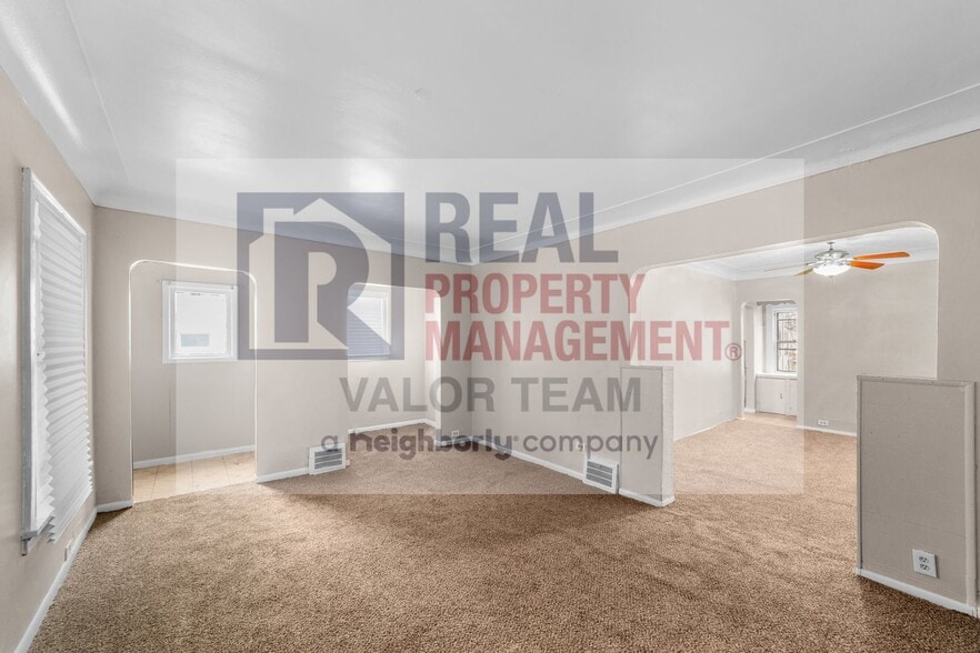 Building Photo - House Comfortable