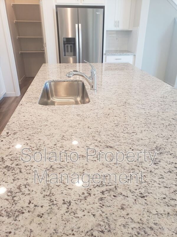 Building Photo - 2940 Sugar Pne St