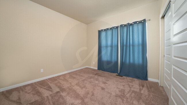 Building Photo - Immaculate Rancher in Spring Creek Neighbo...
