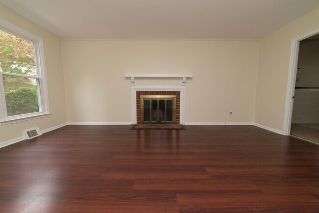 Building Photo - 440 Cricket Ln