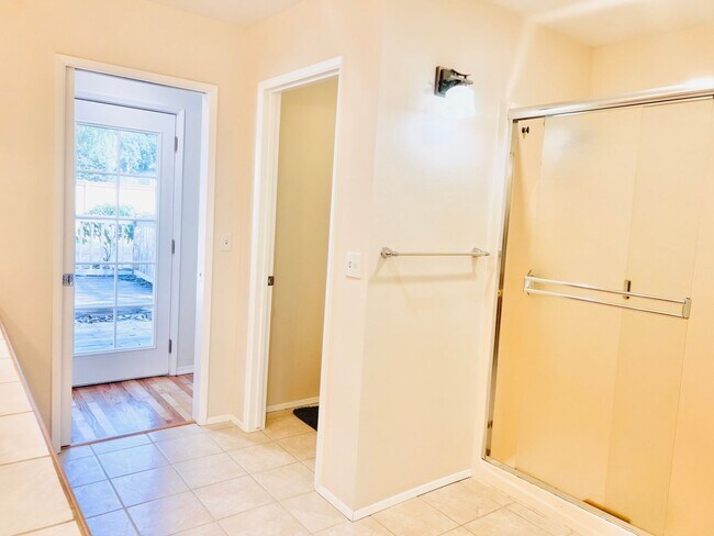 Building Photo - Must See Stunning Updated 3BR/2BA Home Available Now!