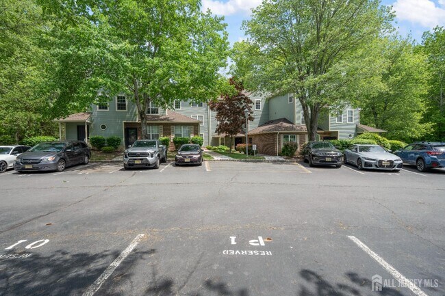 Building Photo - 6142 Cedar Ct
