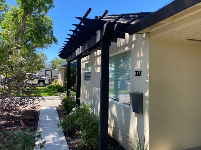 Building Photo - 2 bedroom bungalow in La Loma neighborhood!