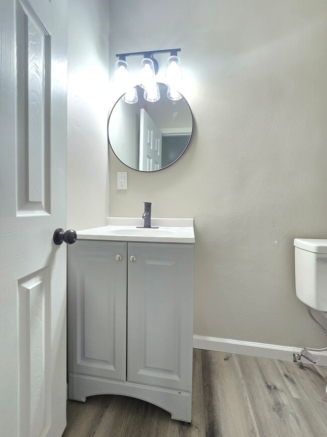 Building Photo - 44309 Date Ave