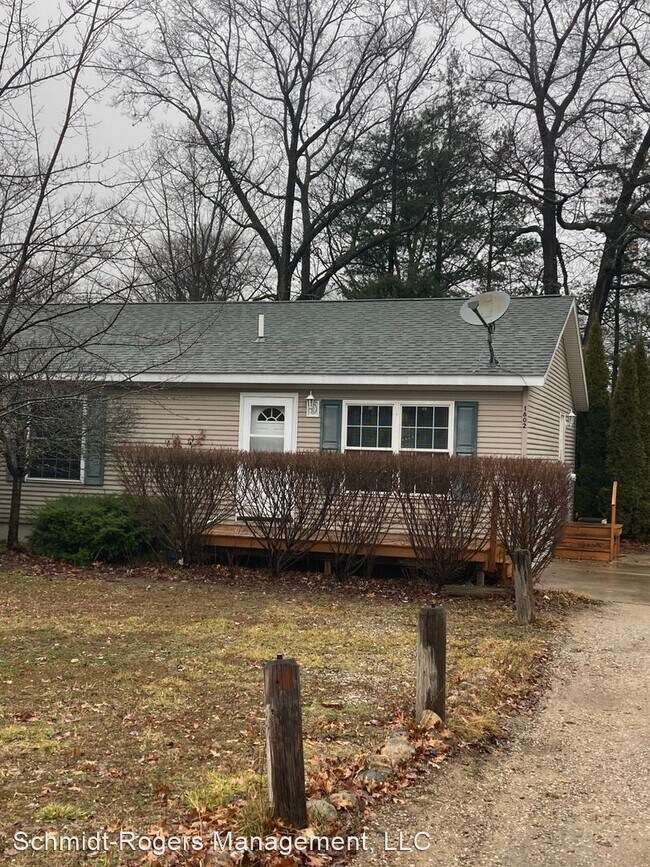 2 br, 1 bath House 1602 Crescent Street 1602 Crescent St Traverse