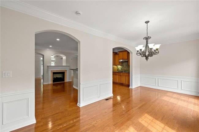 Building Photo - 10870 Brunson Dr
