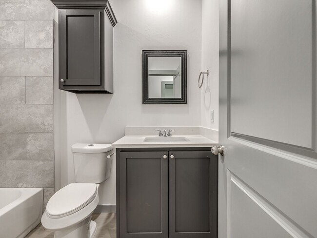Building Photo - Beautiful New 3-Bed Duplex – Pet Friendly