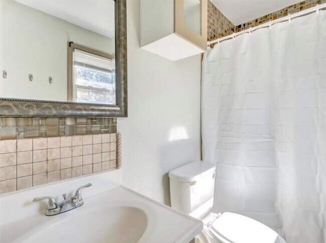 Building Photo - 3314 Granby St