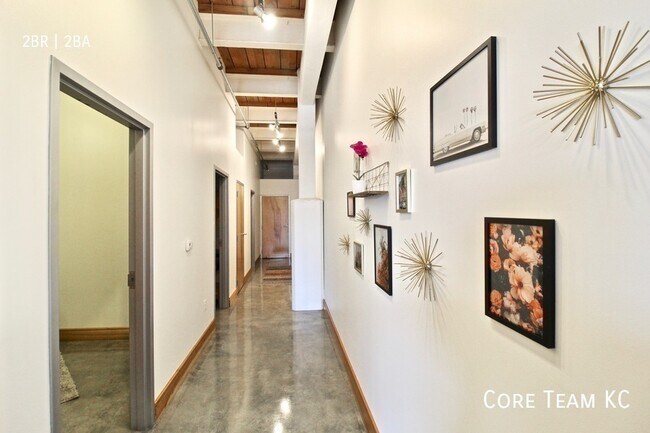 Building Photo - 382 W 22nd St