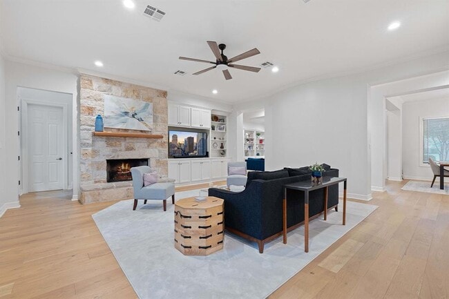 Building Photo - 6636 Dogwood Creek Dr