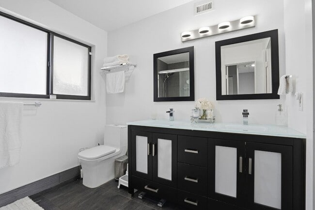 Building Photo - 7136 SW 105th Ct