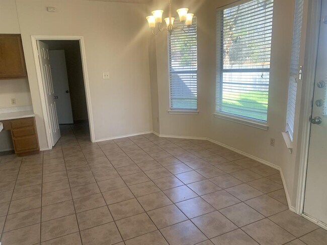 Building Photo - 8011 Doe Meadow Dr