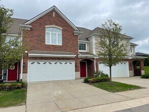 Building Photo - 3 Bedroom, 2 1/2 Bath, Townhouse w/ 2-Car Garage by Stoney Creek, Shelby Township
