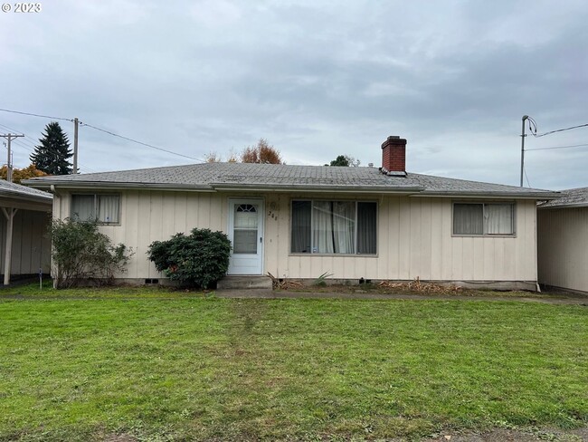 Building Photo - UPDATED Thurston 3 Bedroom HOME with LARGE...