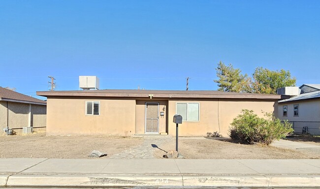Building Photo - Comfortable Home For rent