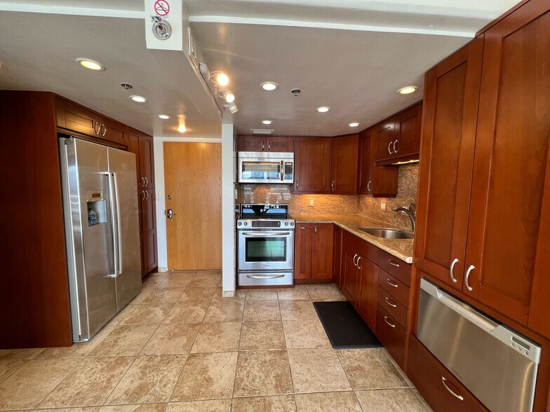 Building Photo - 1777 Ala Moana Blvd