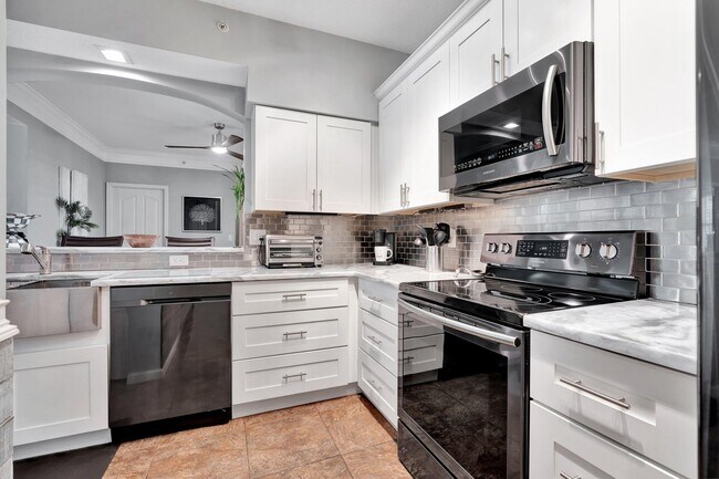Building Photo - 275 Murcia Dr