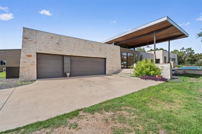 Building Photo - 1302 Socorro Dr