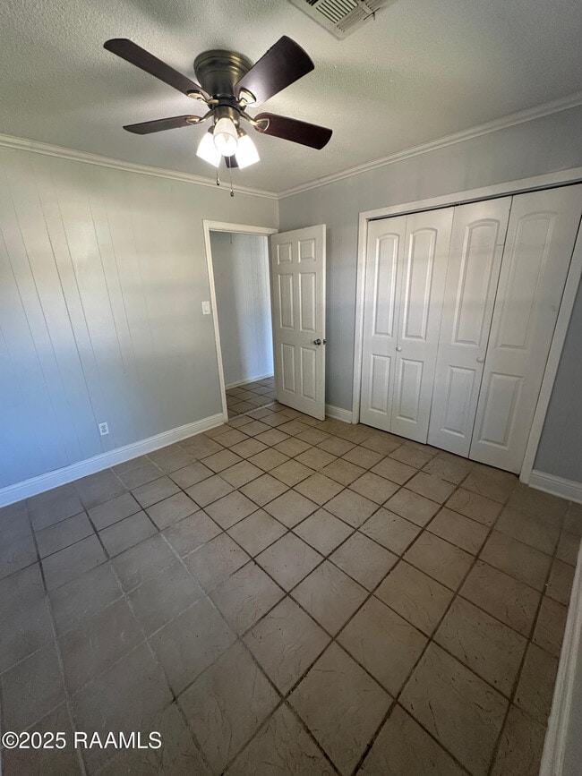 Building Photo - 210 French Ct