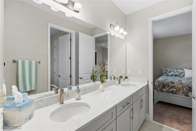 Building Photo - 2033 Grove Dr