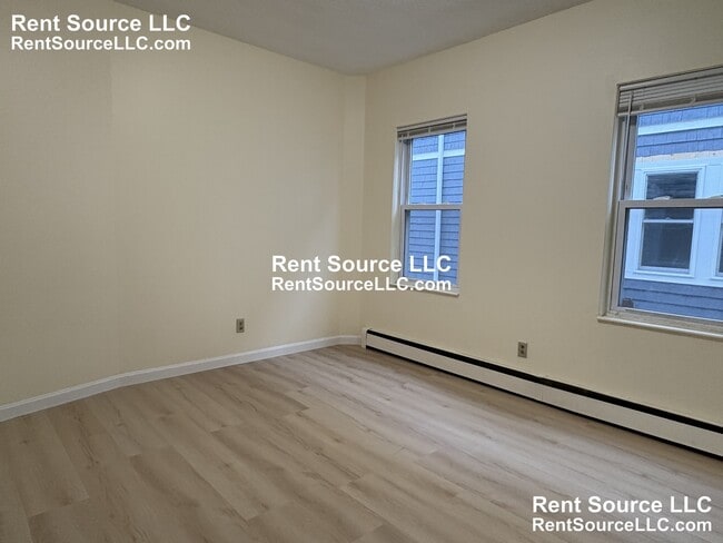 Building Photo - 17 A Benton Rd