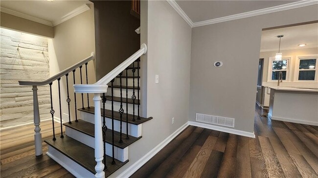 Building Photo - 3250 Indian Hills Dr