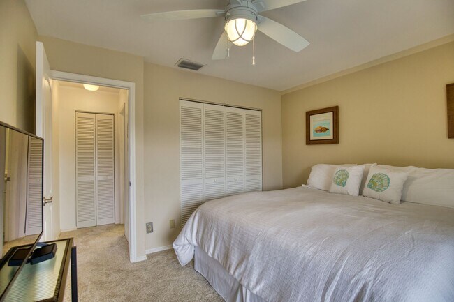 Building Photo - Seasonal Short-Term Villa at Augusta Villas in Plantation!