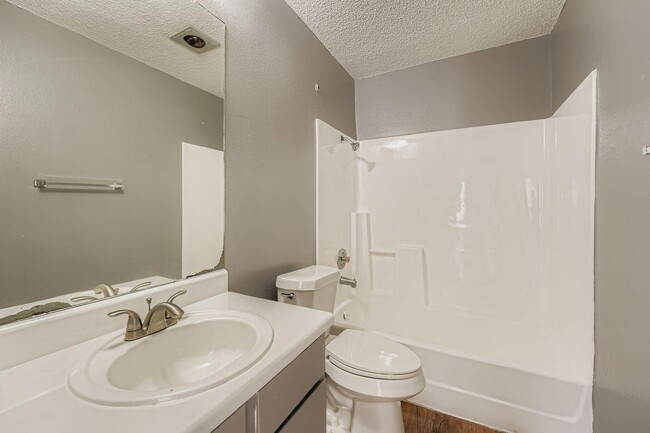 Building Photo - 1913 West Loop