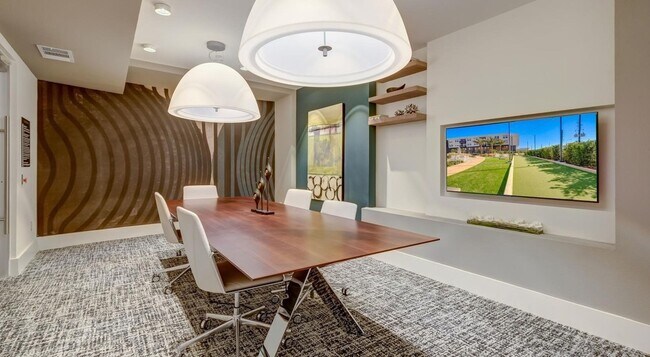 Building Photo - 23233 Western Centre Dr